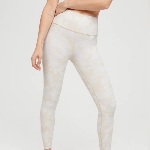 aerie offline ribbed floral legging 7/8 - Picture 4 of 10